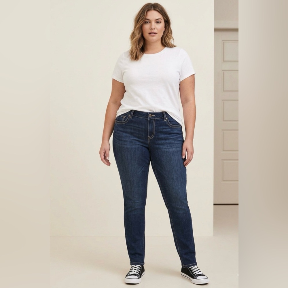 TORRID Dark Wash Contrast Stitch Mid-rise Stretch Jeans Size 14